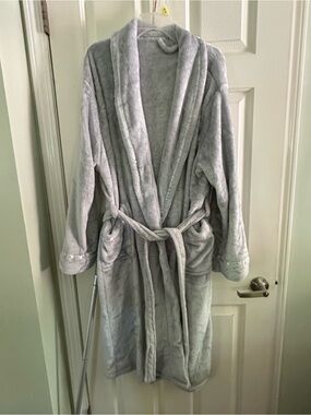 Plush Light Gray Cozy Robe with Shawl Collar NWT SZ 2X